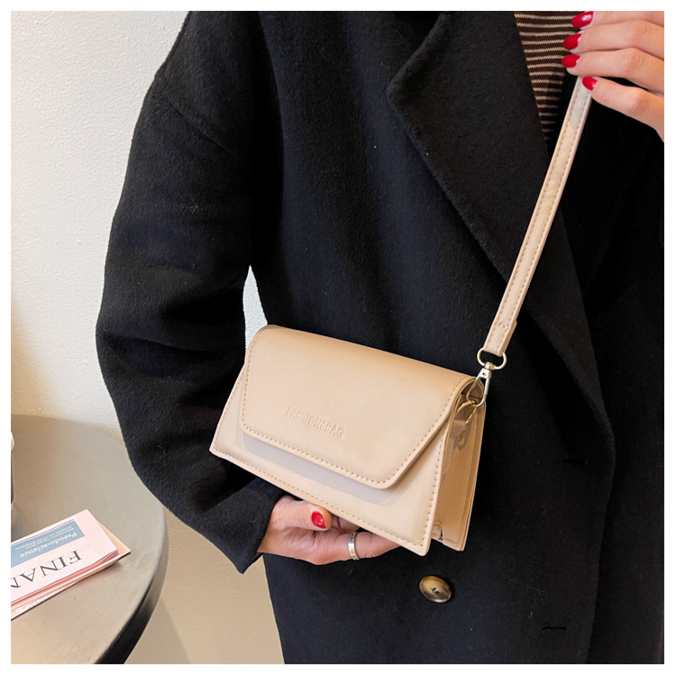 Simple Temperament Solid Color Commuter Messenger Small Square Bag display picture 4