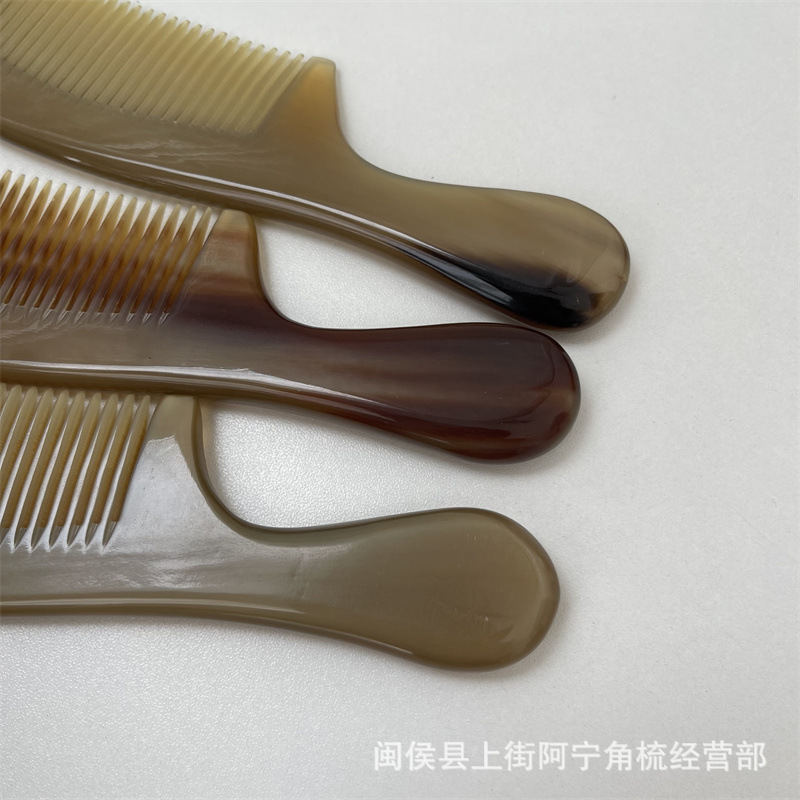 Natural Horn Comb 18cm Handled Hair Comb with Round Teeth for Daily Grooming specifications