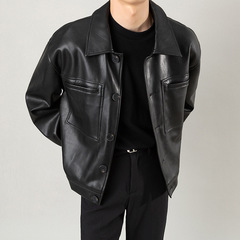 レトロなゆったりした短いpuの皮の服のコートの男のごろつきのかっこいい上着の春と秋の韓国版は機関車のカジュアルジャケットを襟を返します。
