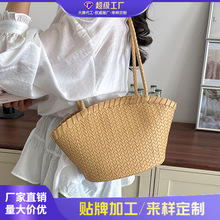 外单夏季大容量编织水桶包女2026新款时尚通勤单肩包手提菜篮子包