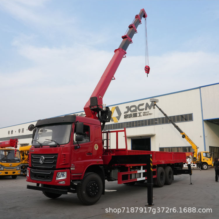 前四后八黄牌随车吊8吨-16吨随车吊生产厂家拉货吊重一体车