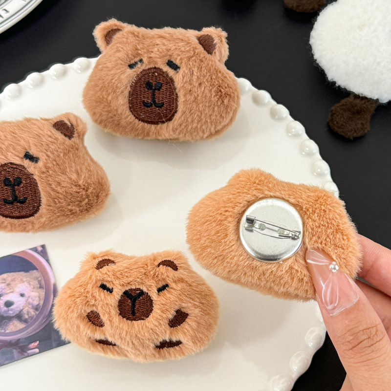 Capibala broche de peluche en línea lindo bolso ropa decoración pin DIY muñeca del delfín colgante muñeca