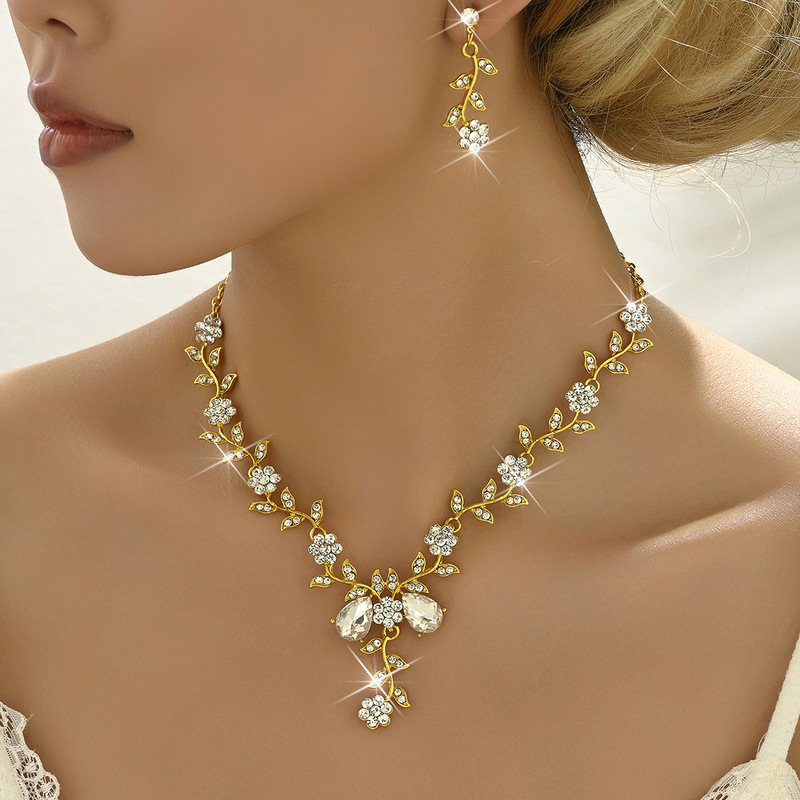 New Cross-Border Wholesale Bridal Rhinestone Water Drop Necklace and Earrings Jewelry Set for Women's Evening Dress Accessories New Cross-Border Wholesale Bridal Rhinestone Water Drop Necklace and Earrings Jewelry Set for Women's Evening Dress Accessories