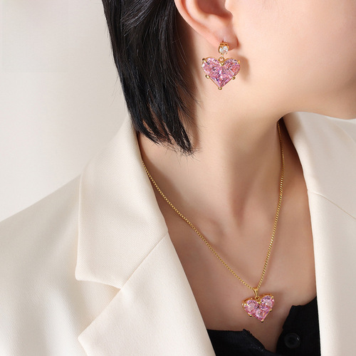New Cross-border Minimalist Niche Design Cute Titanium Steel Gold-plated Diamond-studded Heart-shaped Pendant Necklace Earring Set Decorative Accessories