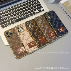 贴皮电镀全包保护壳经典潮牌适用iPhone17Promax轻奢苹果16手机壳