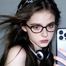 �n������әE�A�����ɫ���R��Ů���Ƿ��{������ҕ����b��R��