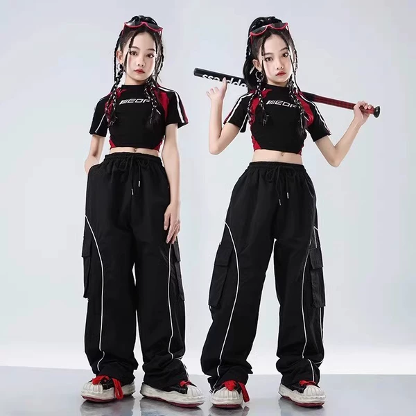 EOF black and red short sleeves + reflective striped black overalls + white square scarf