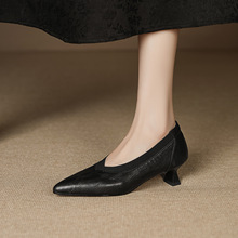 �ɾo��͸��ָ�ͨ�ڬ�����Ь��Ƥ�\�ښ��|���^�n�溆�sV��Ů��Ь