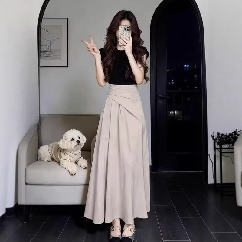 2026 New Summer Style Elegant and High-End Short-Sleeved T-Shirt Top High-Waisted Slimming Pleated Skirt Two-Piece Set