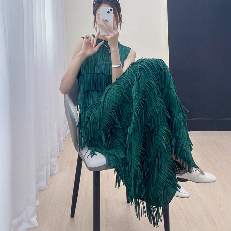 Miyake Elegant, Gentle, Age-Reducing, Plaid, Casual Tassel Dress 2023 Summer New Sleeveless Round Neck Pleated Miyake Elegant, Gentle, Age-Reducing, Plaid, Casual Tassel Dress 2023 Summer New Sleeveless Round Neck Pleated