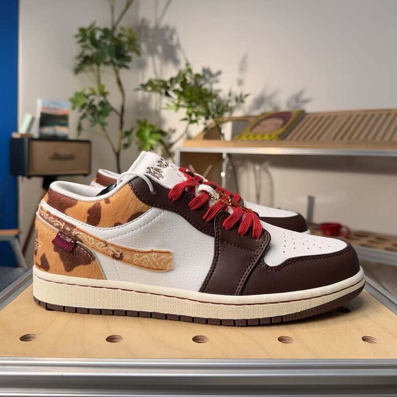 Original Aj1 Year of the Horse Limited Edition Low-Top Sneakers for Teenagers, Men and Women, Retro Basketball Shoes in Tan Color, Chinese Style Couple Shoes