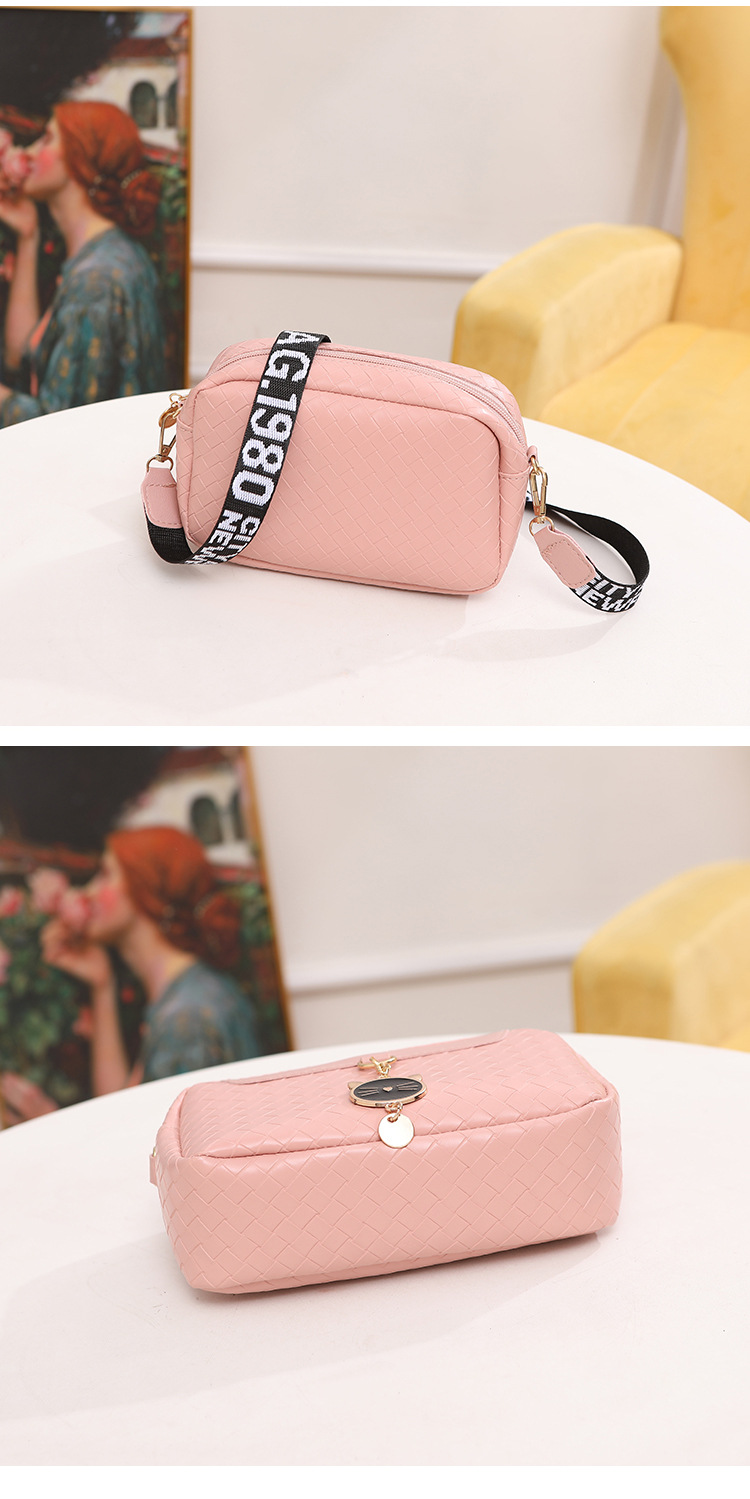 Mujeres Medio Cuero Sintético Animal Color Sólido Básico Cuadrado Cremallera Bolsas De Hombro Bolso Bandolera display picture 3