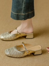 ����^��ʽС�߸�����Ů�⴩һ�֎����e�r��С���U�հ��^��Ь