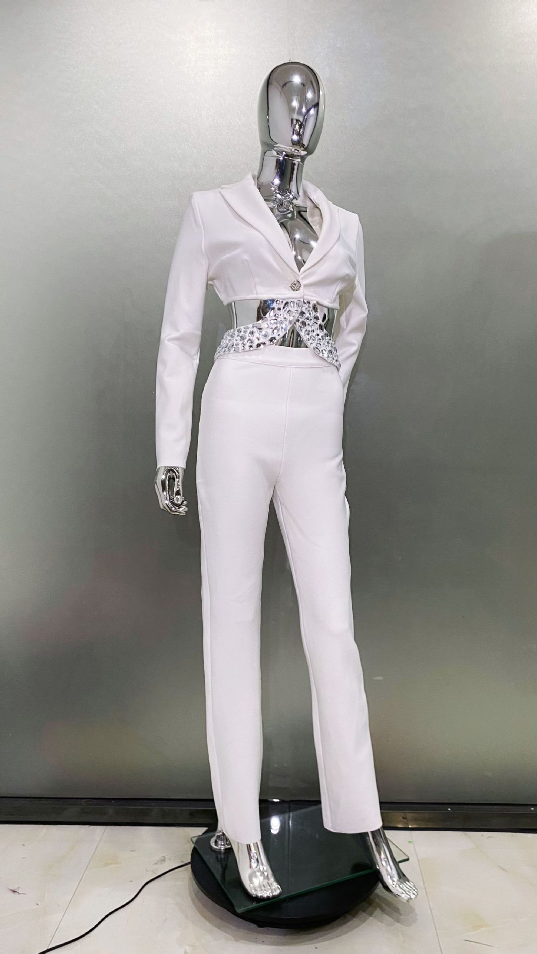 Luxury Crystal-Embellished Open-Back Top & Skinny Pants Set – Sexy Cutout Outfit For Nightlife & Evening Glam (XS-L, Black/White)​_ecoleips.com