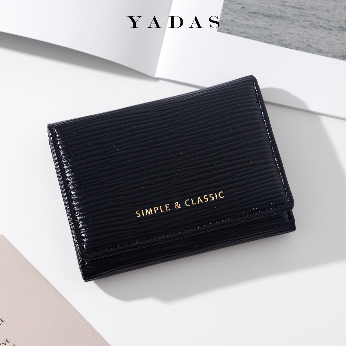 [Rolling de agua] YADAS linda bolsa de tarjetas de dama de moda comercio exterior PU corto tres plegables billetera