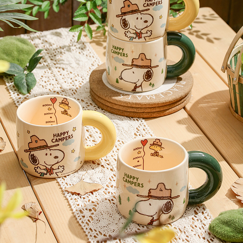 Snoopy Outdoor Series Taza de cerámica Taza de bebida de leche de desayuno de dibujos animados lindo Bolsa portátil de alto valor