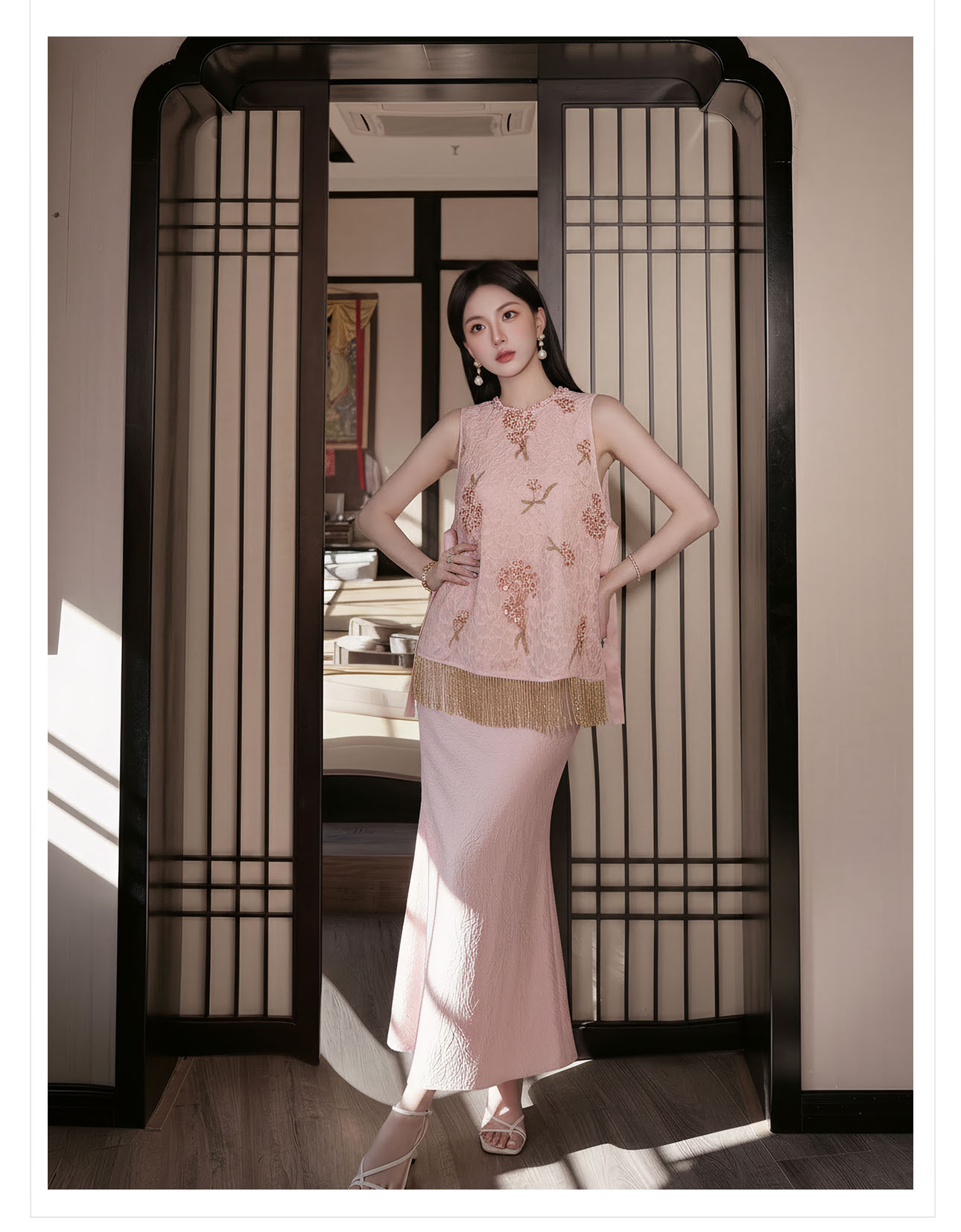 Bộ váy dây kèm áo gi lê thêu hoa cầu tân cổ điển — váy dây màu hồng phấn, Áo gi lê màu hồng chi tiết 13