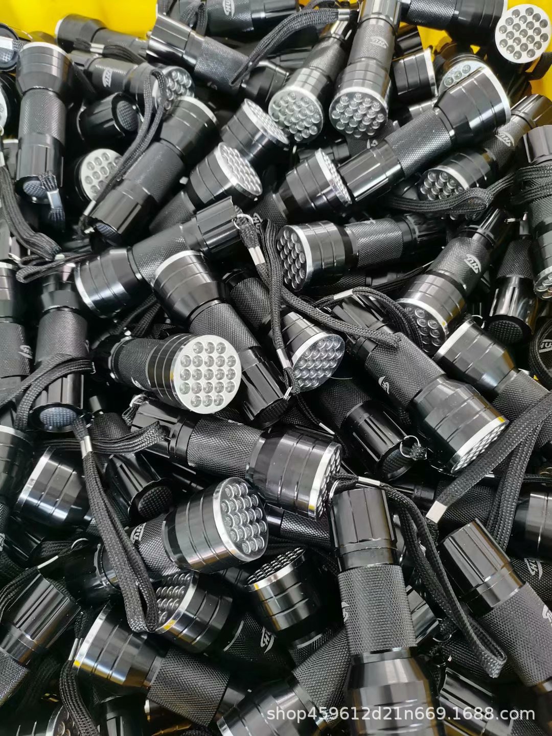 A large number of in stock LED ultraviolet violet flashlight UV money lamp pet mini violet lamp flashlight