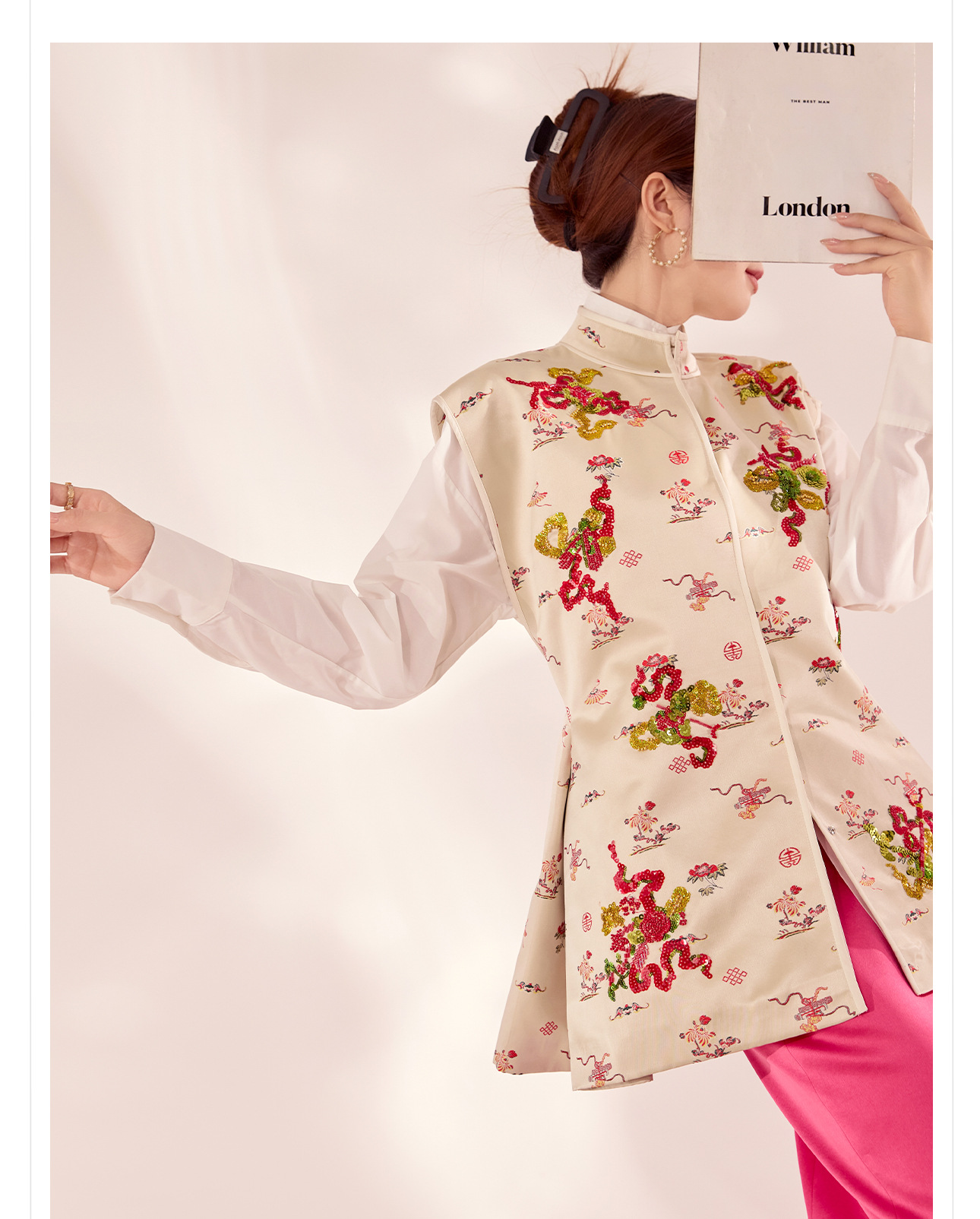Bộ áo gilê không tay cổ đứng thêu sequin phong cách Trung Hoa mới kèm sơ mi trắng và chân váy nửa MZ055 — Áo sơ mi trắng, Váy nửa, Áo gilê chi tiết 9