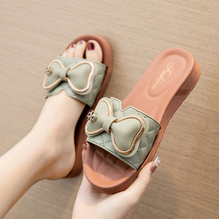 New Sandals for Ladies, Summer Slip-On Non-Slip Casual Outdoor Beach Shoes, Women's Flat Slippers, Comfortable and Breathable