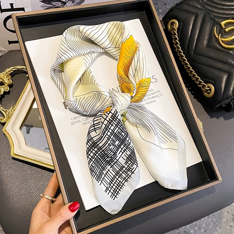 Primavera pequeña bufandas de seda ~ primavera y verano fresca sensación de reducción de la edad de las niñas coreanas pequeñas bufandas de seda de lujo ligero mujeres versátiles