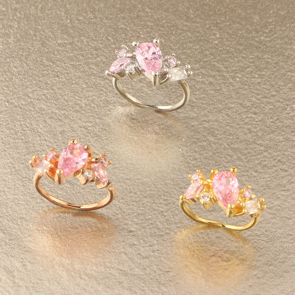 Labret piercing jewelry detail image