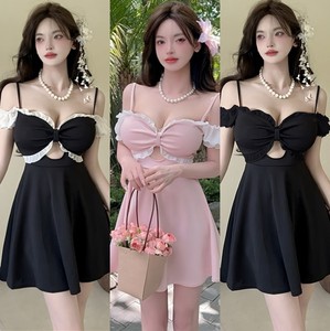 Straight shoulder strap， chest cushion， camisole dress for women in summer， small stature， slim waist， A-line large swin