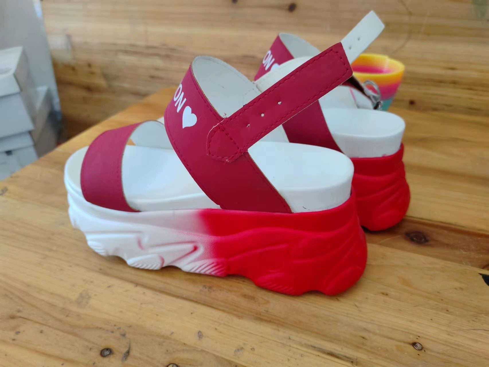 2023 Летний новый корейский стиль модная Пряжка для рыбьего рта красочная Платформа модные повседневные окрашенные спортивные