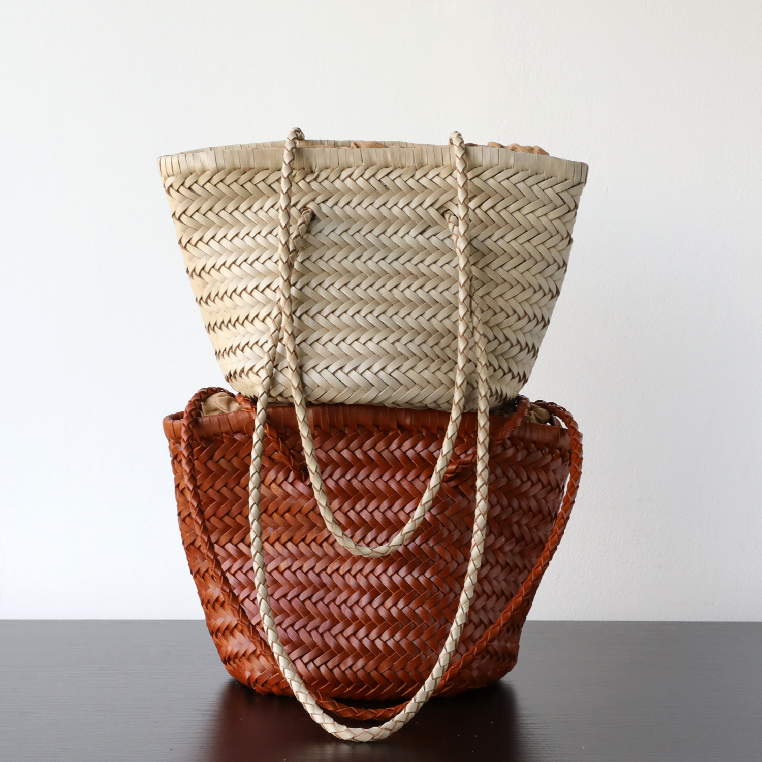 Niche Luxury French Vintage Top Grain Cowhide Hand-Woven Basket Bag Genuine Leather Underarm Bucket Bag For Women - Thumbnail 2