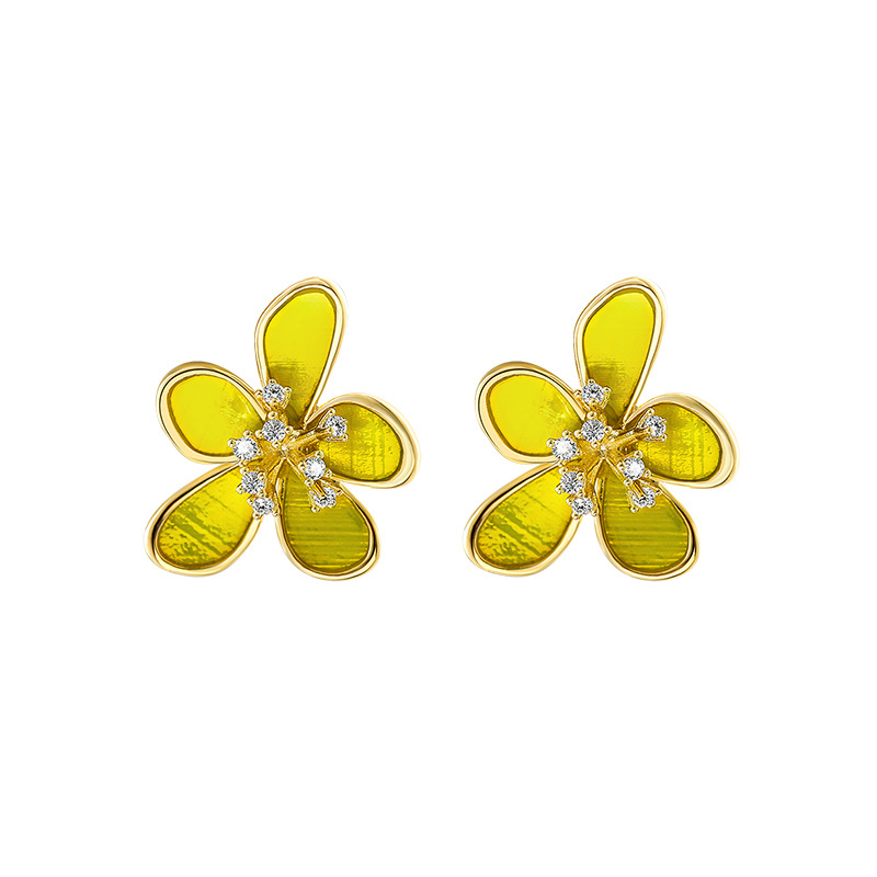 Fresh fashionable summer elegant small earrings