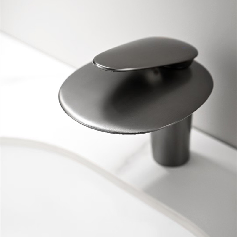 New Gun Grey Basin Hot and Cold Faucet Bathroom Counter Basin All Copper Splash-proof Washable Basin White Faucet