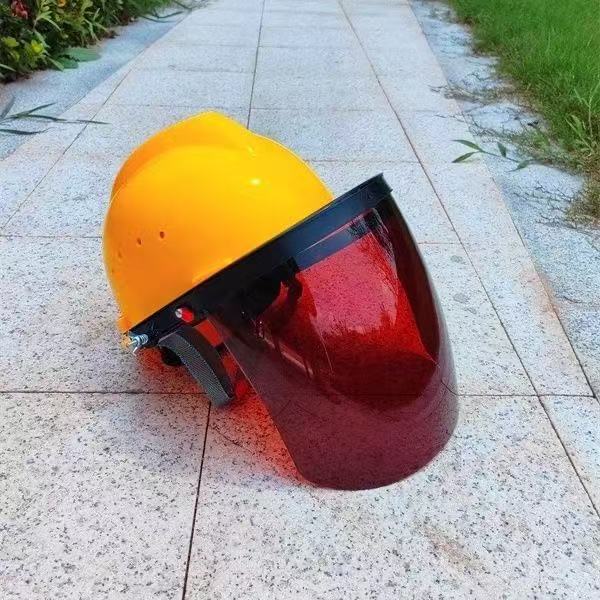 La nueva máscara de soldadura eléctrica ajustable con casco de seguridad, máscara de soldadura eléctrica especial, máscara de soldadura, protección UV y luz fuerte