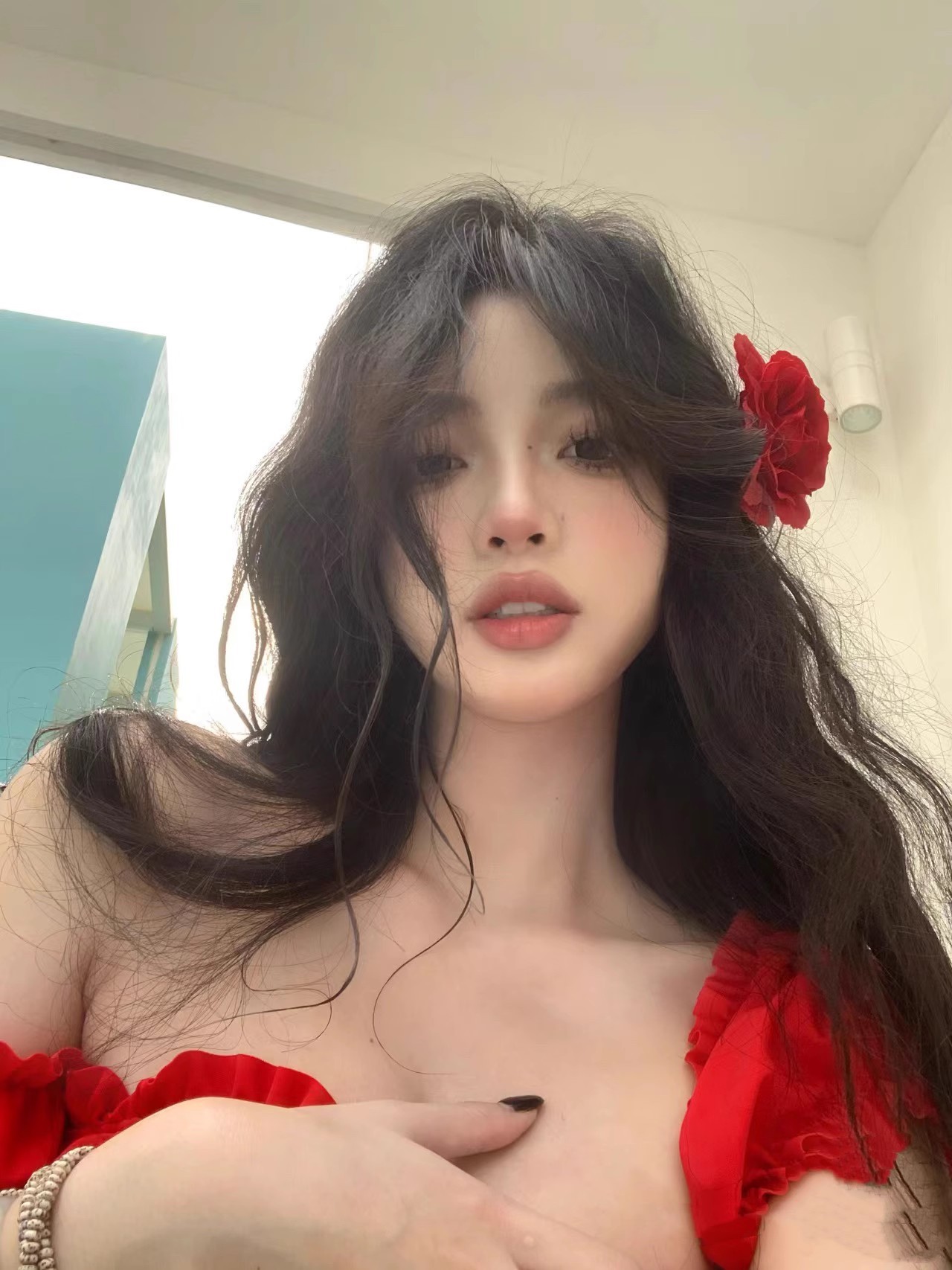 Europa y América trajes de baño sexy para mujeres verano 2025 nuevo bikini de vacaciones tamaño rojo pecho reunido trajes de baño de spa