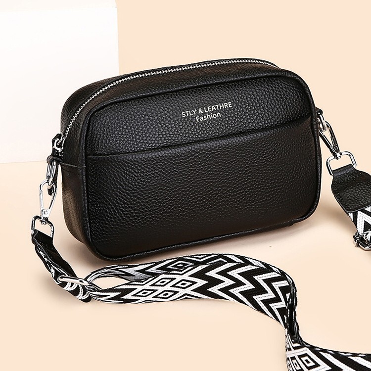 Genuine Leather Small Square Bag, First-Layer Cowhide, Wide Shoulder Strap, Casual Crossbody Women's Bag, Wholesale Bags, Horizontal Square Style, Single Shoulder Genuine Leather Small Square Bag, First-Layer Cowhide, Wide Shoulder Strap, Casual Crossbody Women's Bag, Wholesale Bags, Horizontal Square Style, Single Shoulder