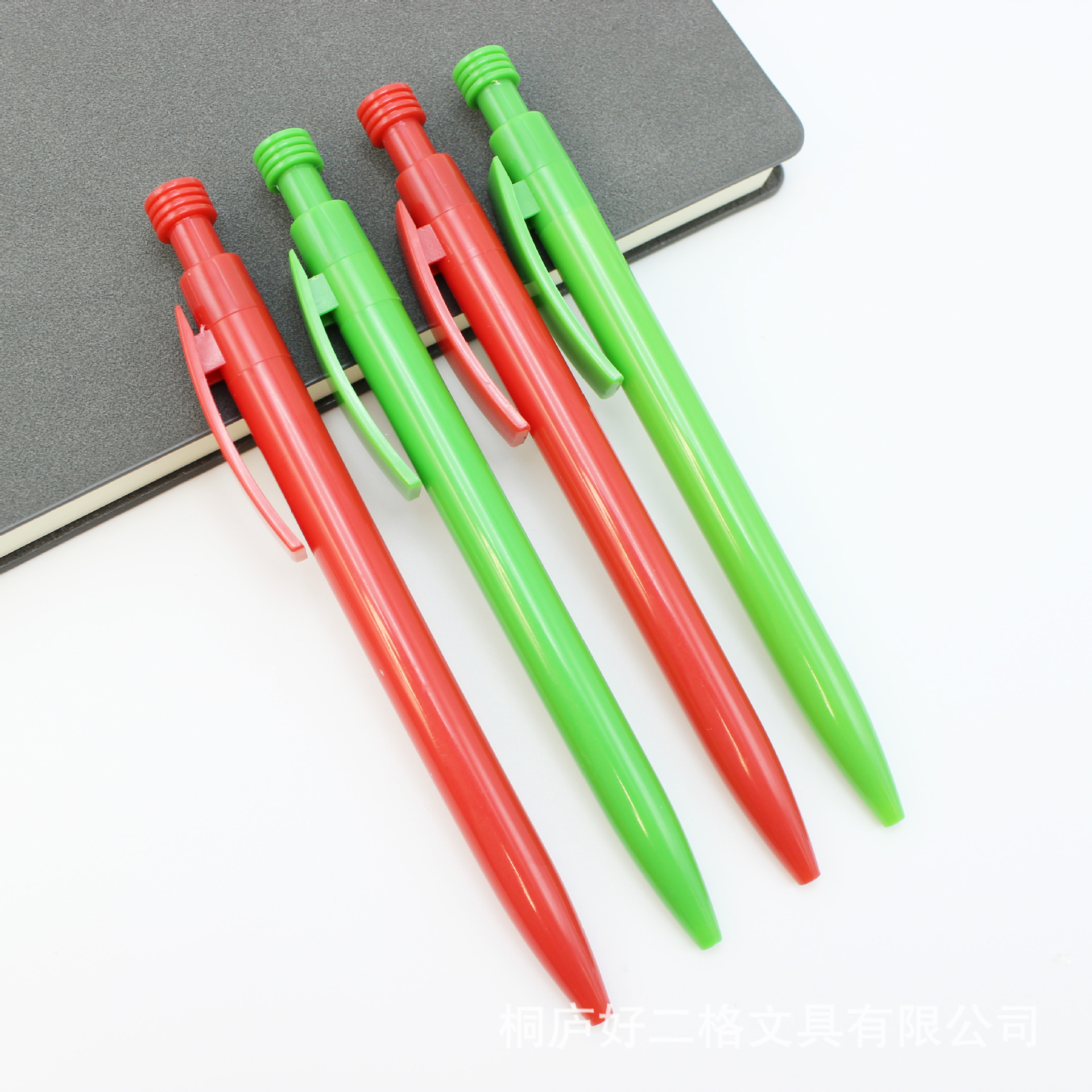 按动式圆珠笔绿、黄、红杆子便宜礼品圆珠笔按压塑料笔印广告logo