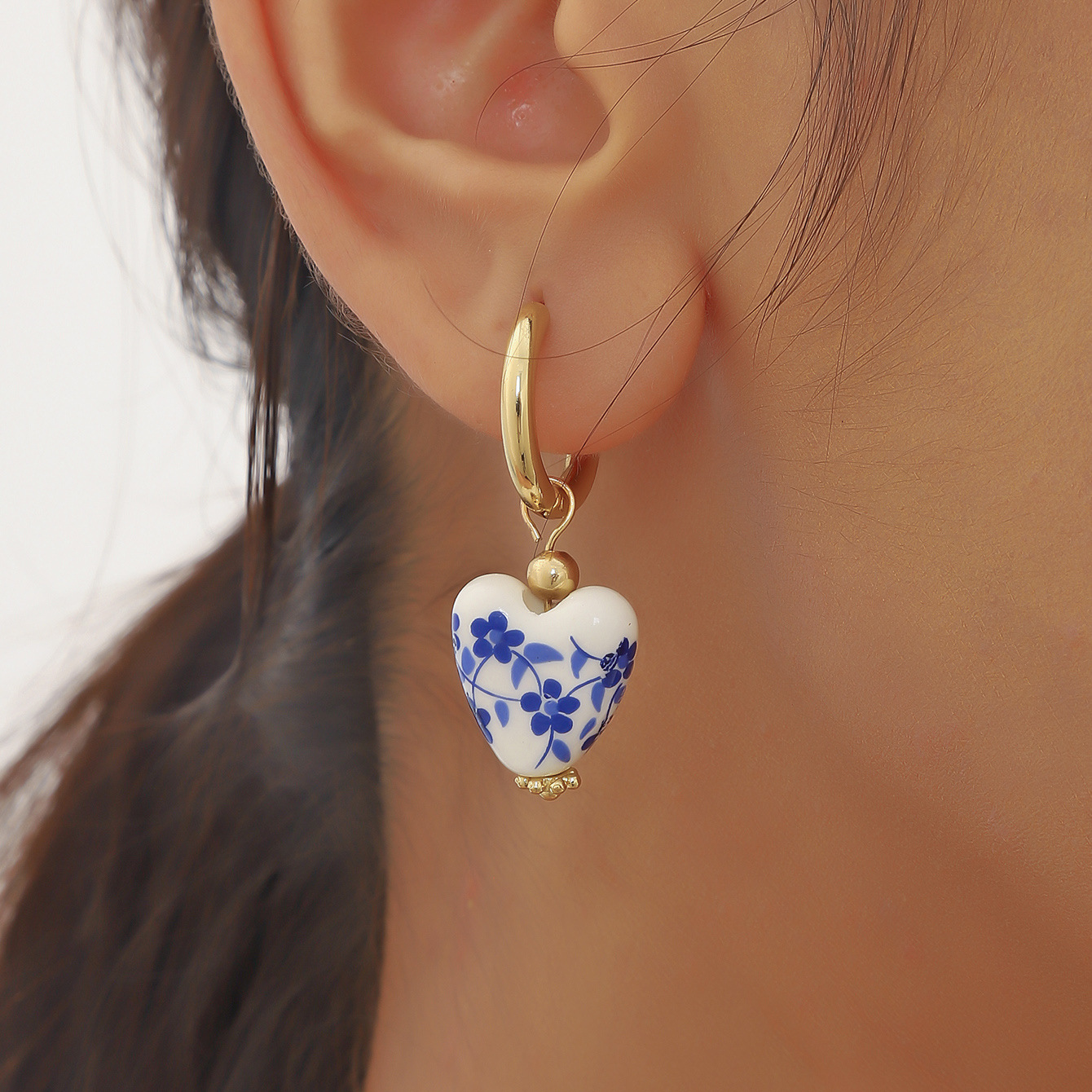 1 Pair Chinoiserie Retro Heart Shape Flower 304 Stainless Steel Ceramics Drop Earrings display picture 3