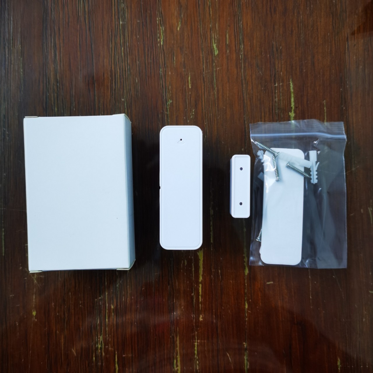 涂鸦WiFi门磁报警器 开关门感应器社区酒店防疫居家隔离监测