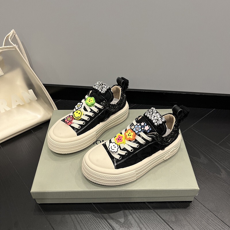 Thick-Soled Versatile 2026 New Style Tweed DIY Smiley Face Pendant Thick-Soled Casual Sneakers Floral Canvas Shoes Thick-Soled Versatile 2026 New Style Tweed DIY Smiley Face Pendant Thick-Soled Casual Sneakers Floral Canvas Shoes
