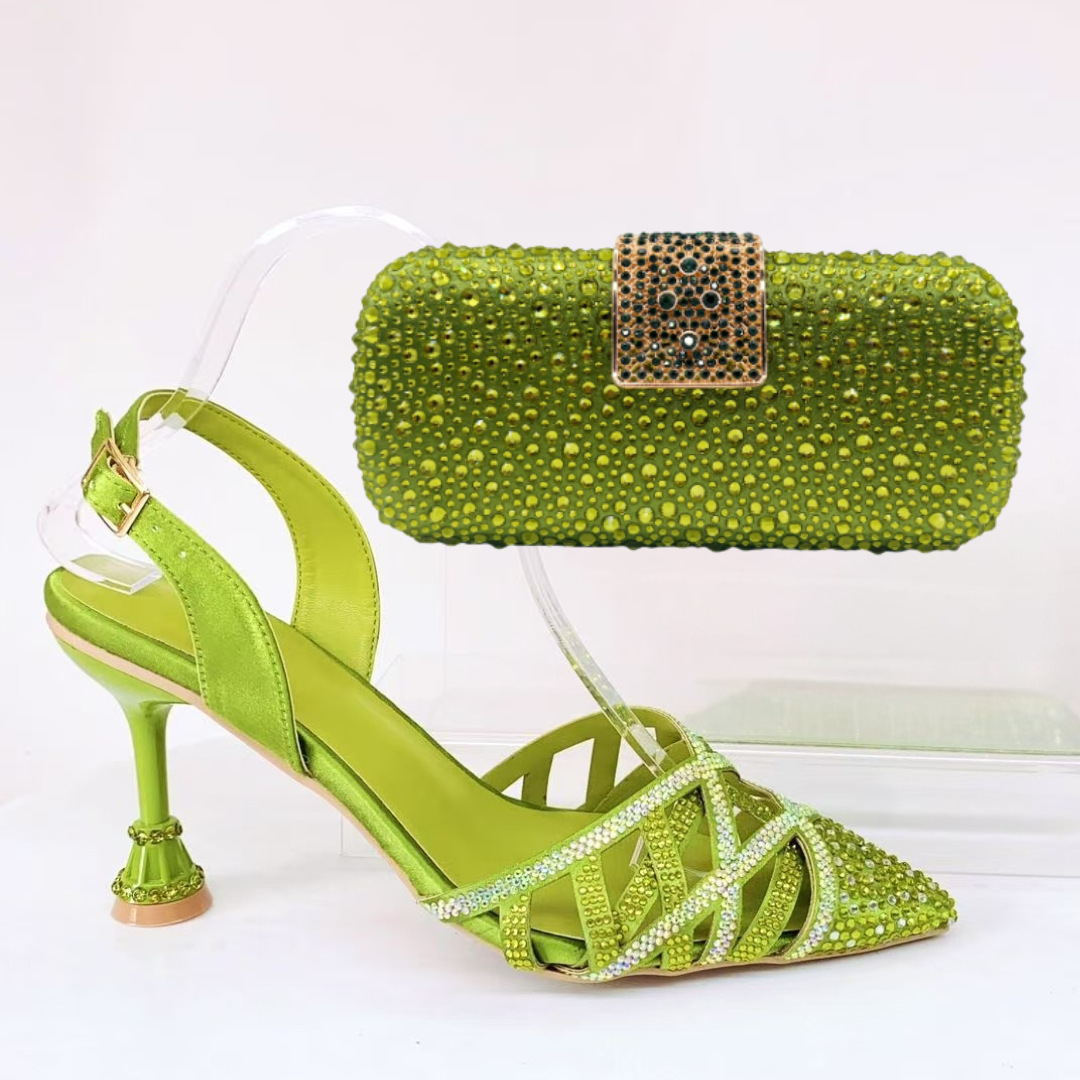 Selección estricta de zapatos de diseño italiano, nuevas sandalias de tacón alto, banquete de boda, zapatos de mujer de diamante de punta