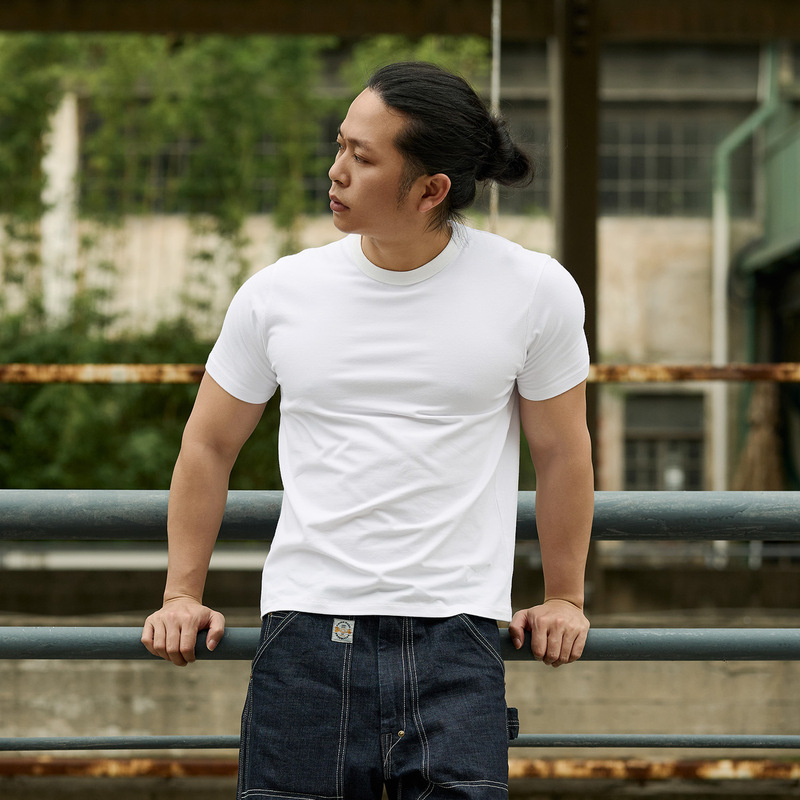 New versatile casual heavyweight short-sleeve T-shirt for men, 2025 summer, white, pure round neck, regular shoulder T-shirt top