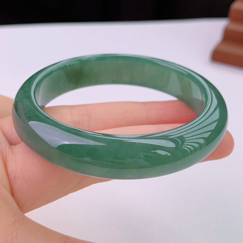 Looduslik Birma A-tüüpi jadeiidist käevõru jadeist käevõru_voghion.com