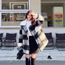 羊羔毛领格子夹棉毛呢外套女秋冬2025新款设计感小众赫本风呢大衣
