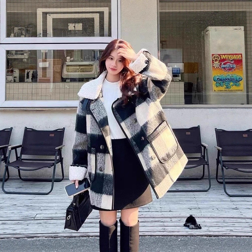 羊羔毛领格子夹棉毛呢外套女秋冬2025新款设计感小众赫本风呢大衣