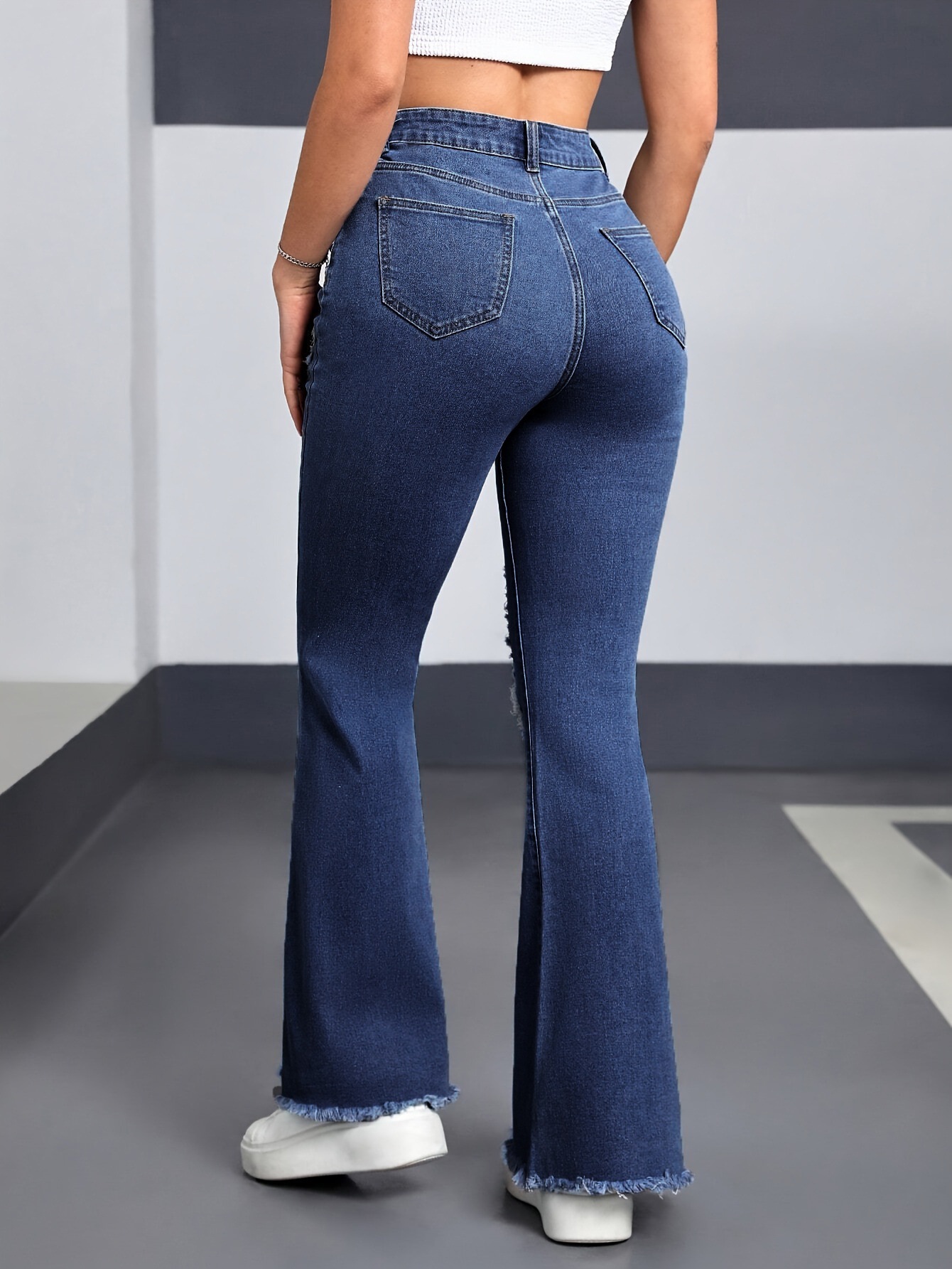 Women's Stretchy Flared Jeans With Heart Embroidery & Distressed Details - High Waist Bell Bottom Pants In Light Blue_mkmklike.com
