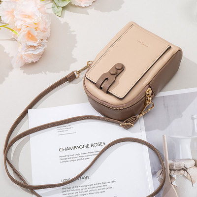 手机包女士2021新款韩版时尚潮流斜挎手机袋多功能竖款迷你小包包