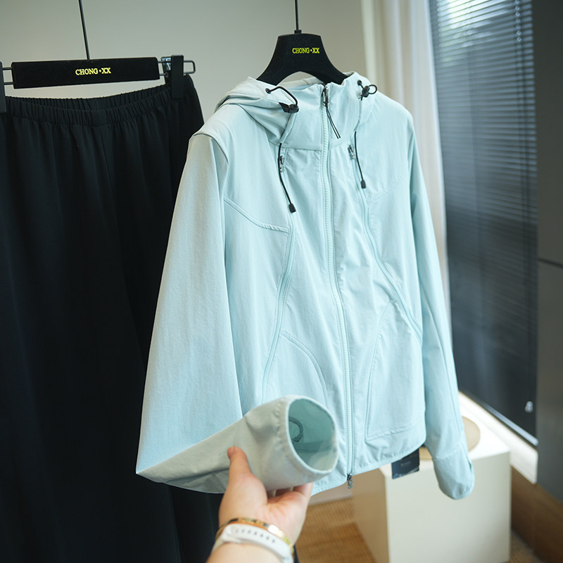 Mountain-Style Functional Hooded Zipper Soft Shell Waterproof Jacket Women's Short Casual Jacket Spring and Summer New