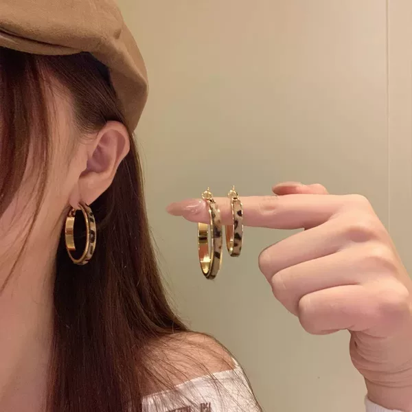 Retro Exaggerated Venom Leopard Print Hoop Earrings Accessible Luxury Elegant High-End Ear Clip Sexy Hip-Hop Face-Showing Small Earrings