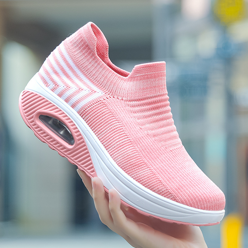 Zapatos de mujer 2021 primavera nuevos zapatos casuales transfronterizos zapatos de mamá ligeros transpirables zapatillas de deporte con cojín de aire para mujer