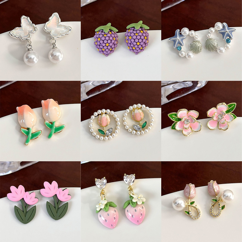 1 Pair Sweet Fruit Heart Shape Flower Stoving Varnish Inlay Alloy Resin Copper Rhinestones Pearl Ear Studs display picture 1