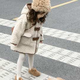 女童加绒外套秋冬款2025新款儿童羊羔毛棉服女宝宝冬装中长款棉衣